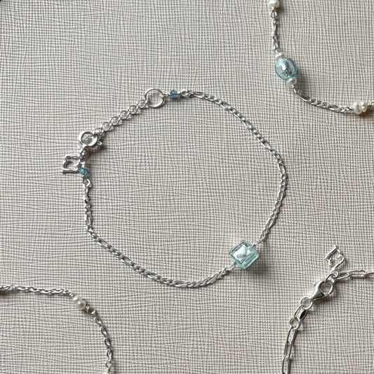 Figaro Chain Blue Cube Bracelet - Sterling Silver