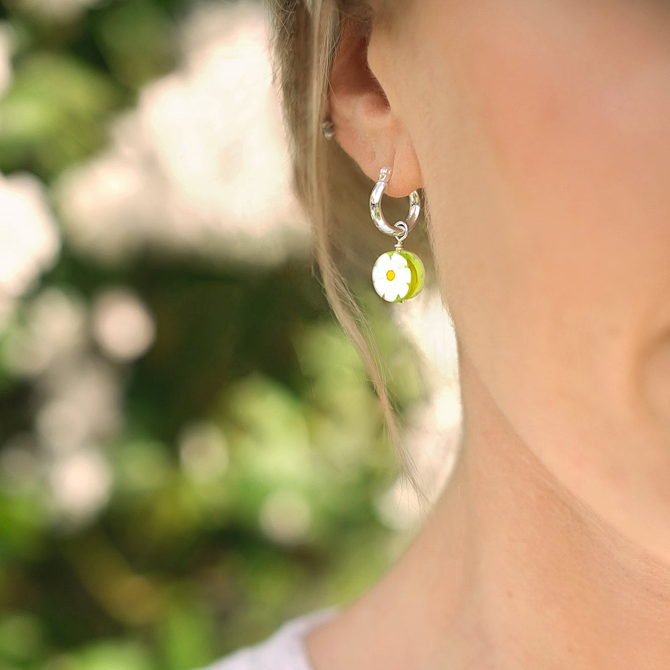 Daisy Coin Simple Hoop Earrings - Lime/Sterling Silver