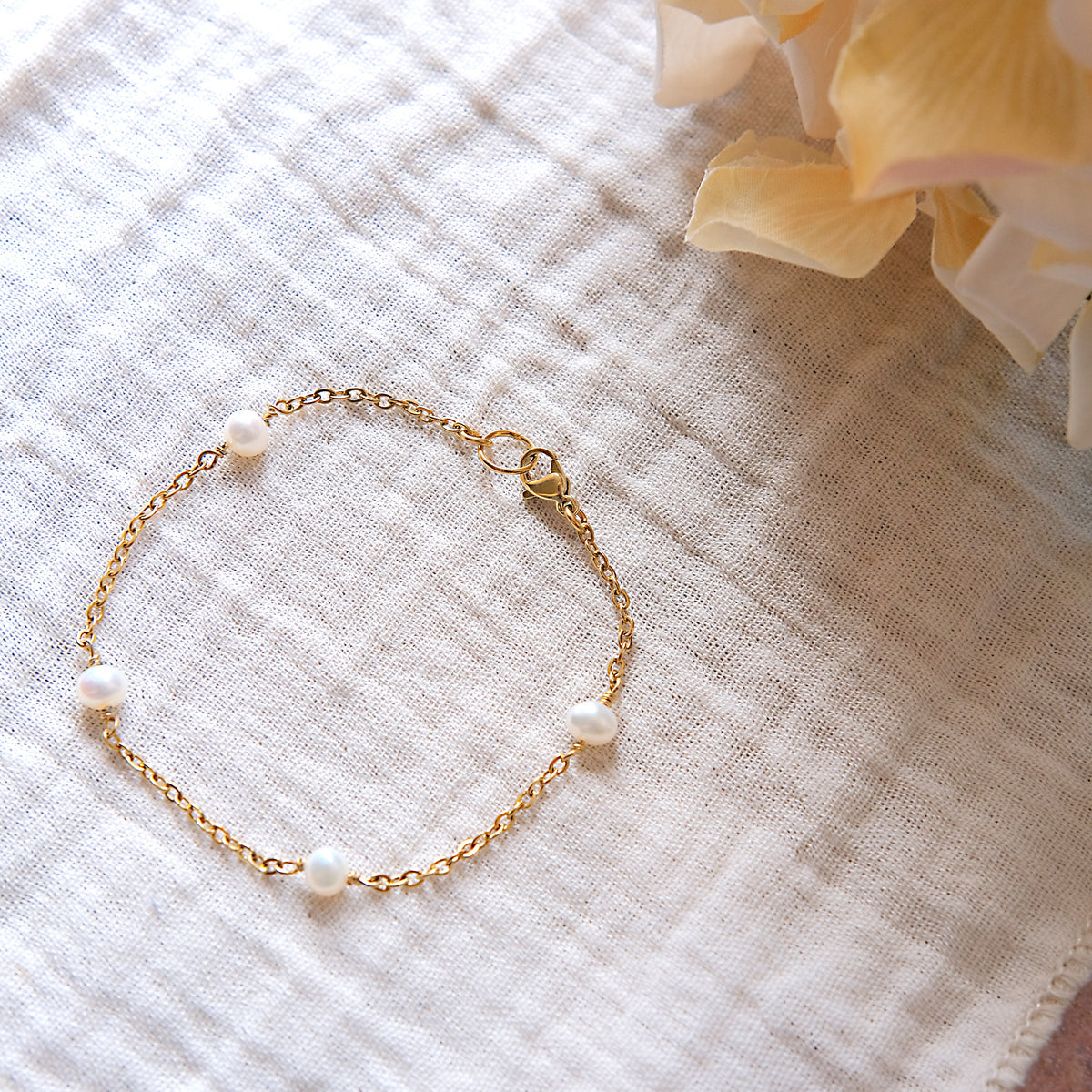 Freshwater Pearl Bracelet - Gold