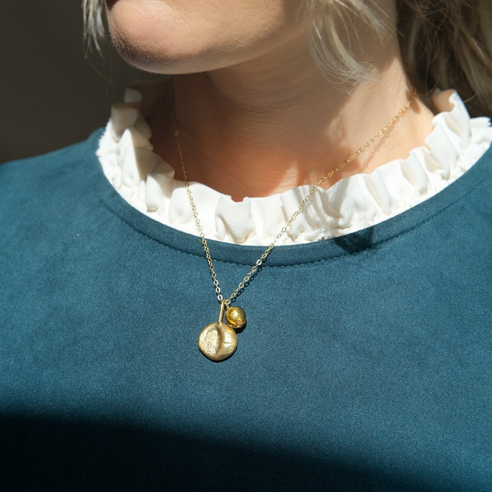 Murano glass gold pendant necklace