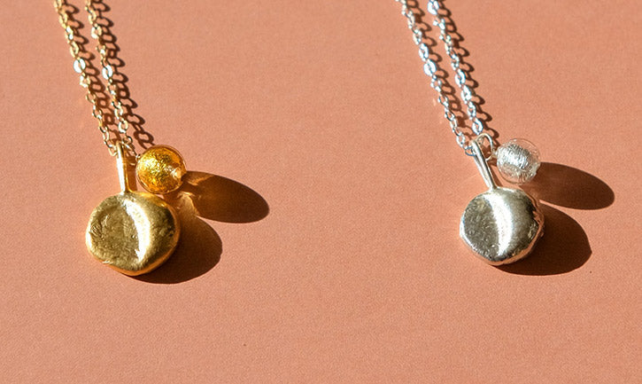 gold pendant necklace