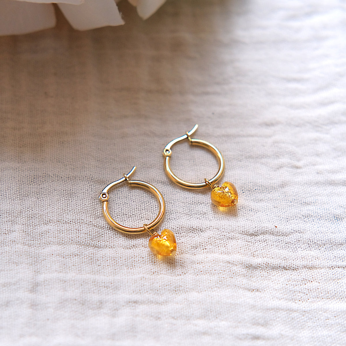 Heart Murano Glass Hoop Earrings 19mm - Gold